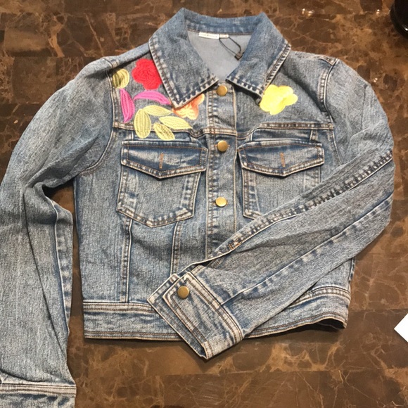🎉Denim Jean Cropped Jacket with Floral Embroidery! - Picture 6 of 7